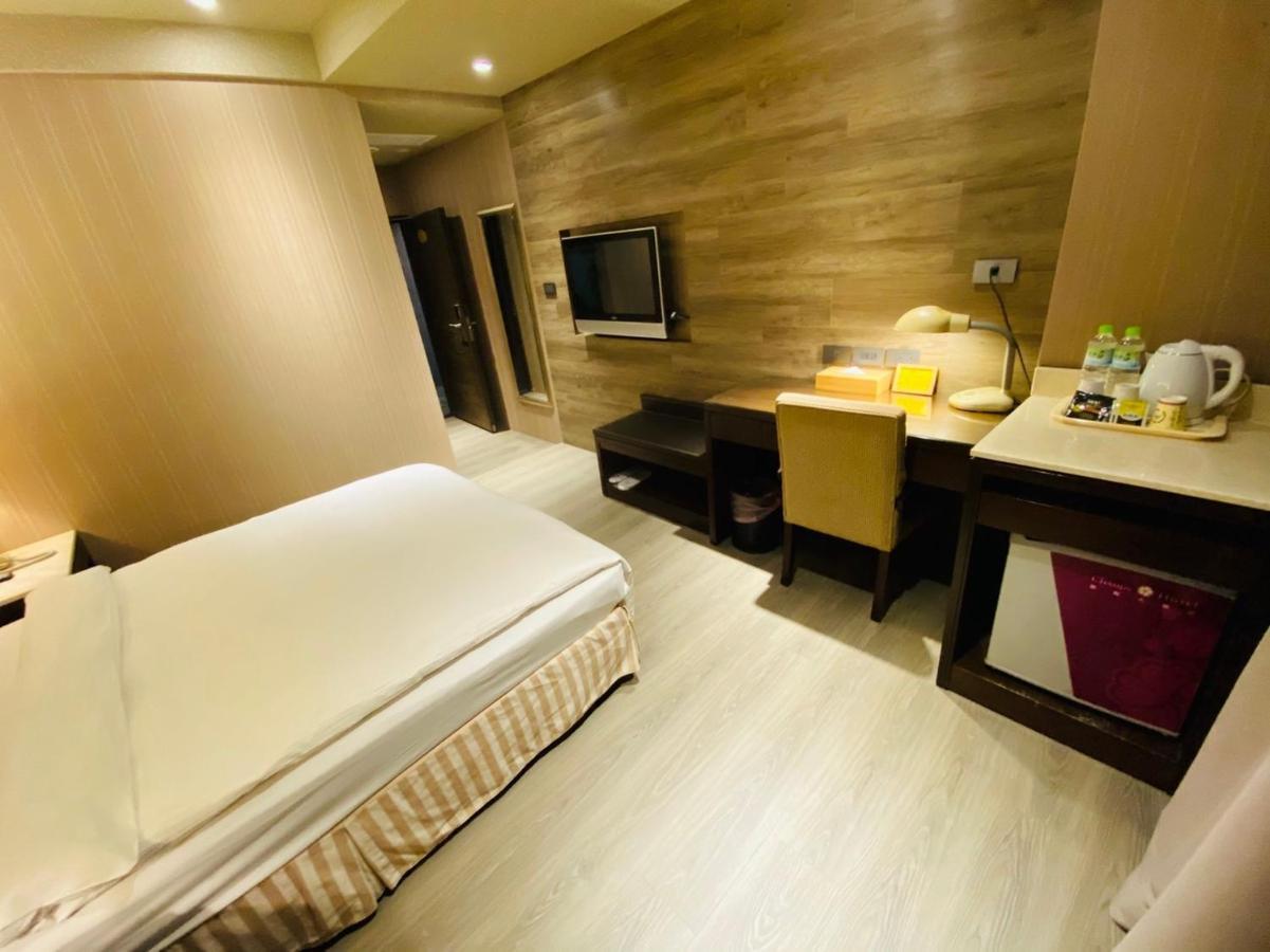 DLInn Hotel Taichung Buitenkant foto
