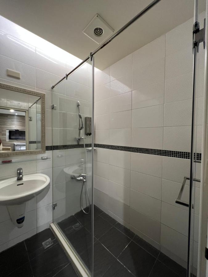 DLInn Hotel Taichung Buitenkant foto