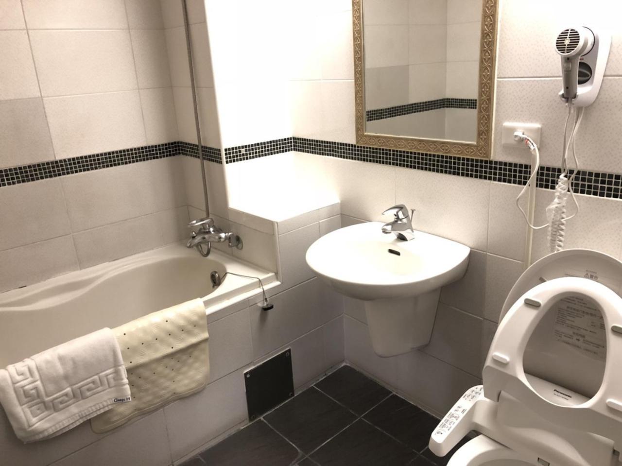 DLInn Hotel Taichung Buitenkant foto